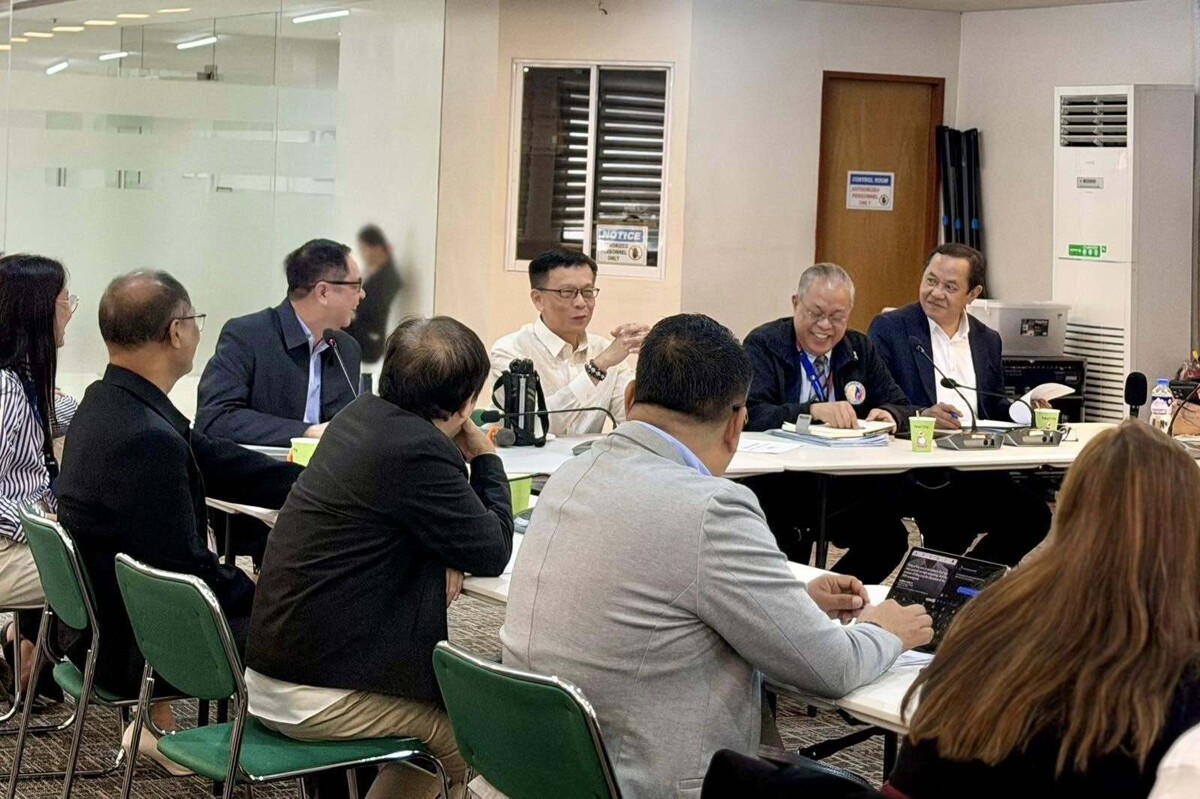 Philippines Investigates Seafarers on Russian 'Shadow Fleet' Vessels