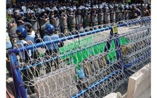 Тысячи вышли на акции протеста в Маниле и Гонконге против коррупции