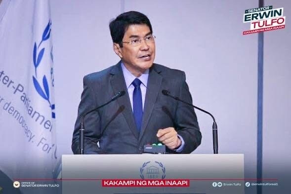 Право сенатора Тульфо на должность оспаривается в филиппинском суде