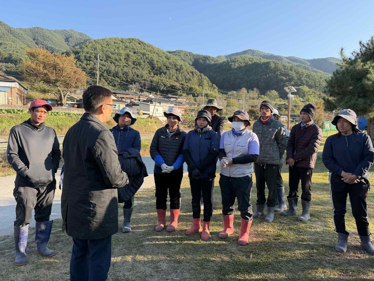 Министр Филиппин посетил сезонных рабочих в Южной Корее