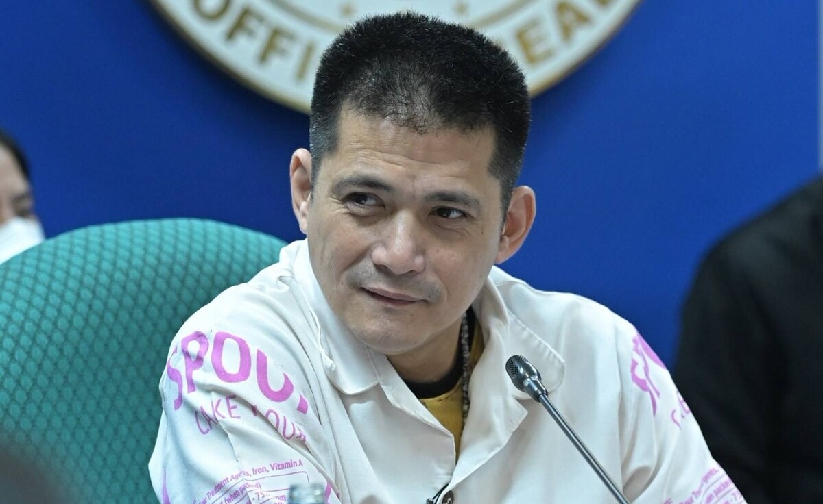 Сенатор Падилла рассказал о примирении с трансгендерной сестрой