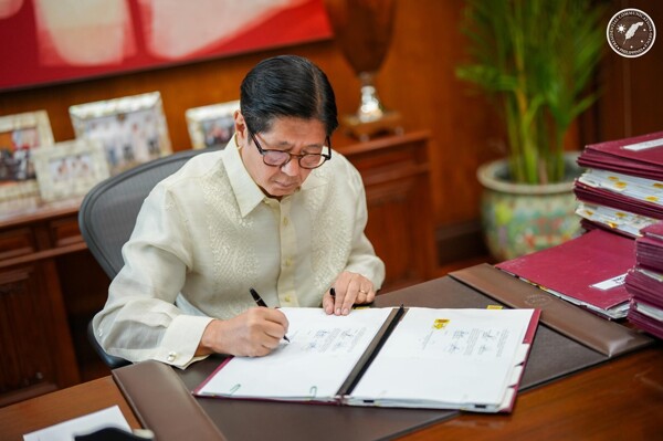 Marcos Signs Law Allowing Temporary Fuel Tax Cuts