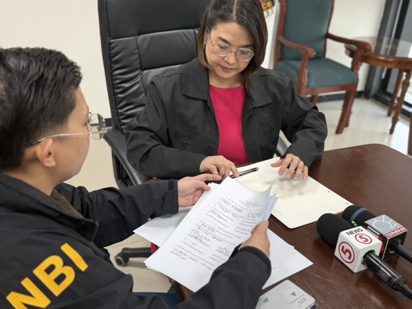 Philippines Palace Official Reports Facebook Threat