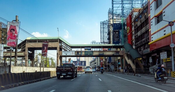 Предложение о встречном движении на автобусной полосе EDSA