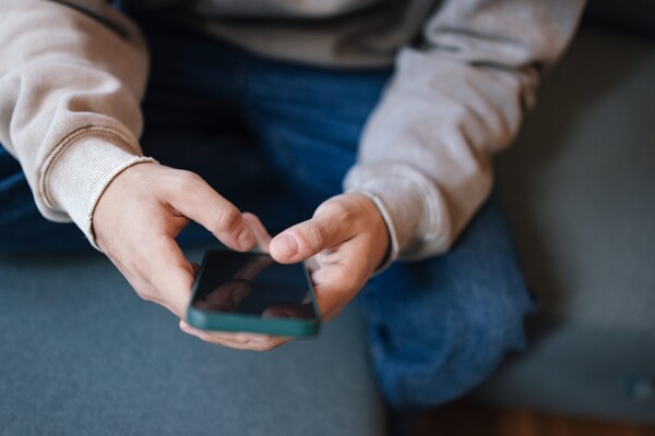 PLDT and Smart offer free calls for Filipinos in Middle East