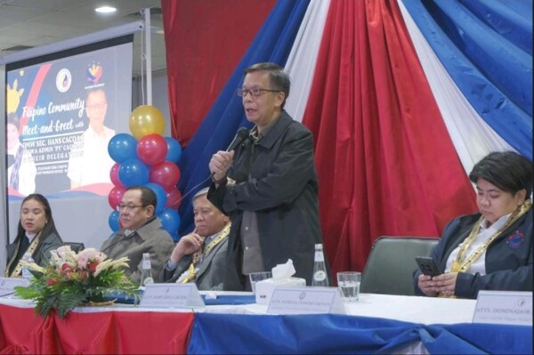 Philippines DMW Secretary Visits Workers in Bahrain