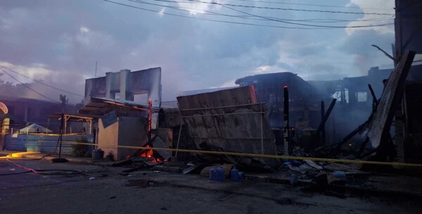 Бывший уборщик поджигает школу и дом мэра в городе Сан-Карлос