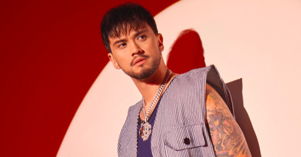 Билли Кроуфорд вернулся в It's Showtime и выразил благодарность ведущим