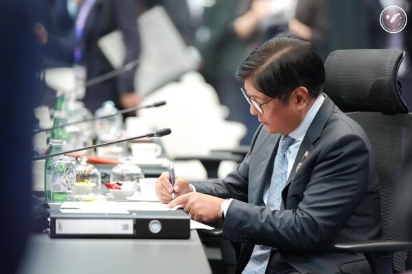 Маркос пообещал посадить коррупционеров и вернуть украденные средства