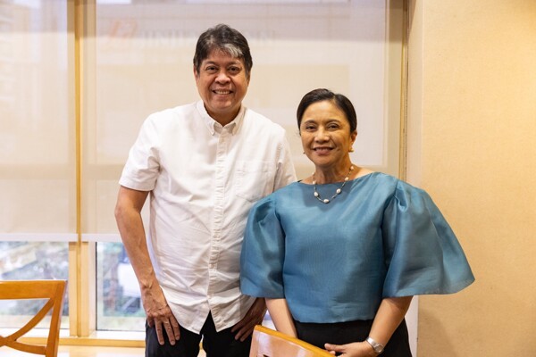 Лени Робредо отказывается от президентской кампании 2028 года