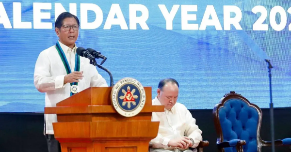 Президент Филиппин повысил в звании ослепшего капитана армии